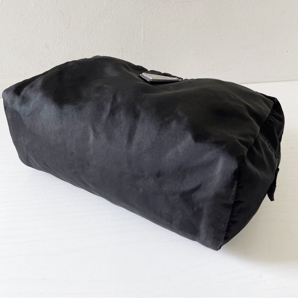 Prada black nylon triangle logo medium cosmetic zip pouch with card - Picture 4 of 15